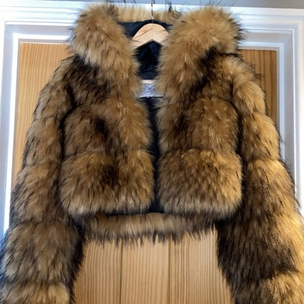 Winter Fluffy Faux Fur Coat Women Hooded Cropped Fur Jacket
